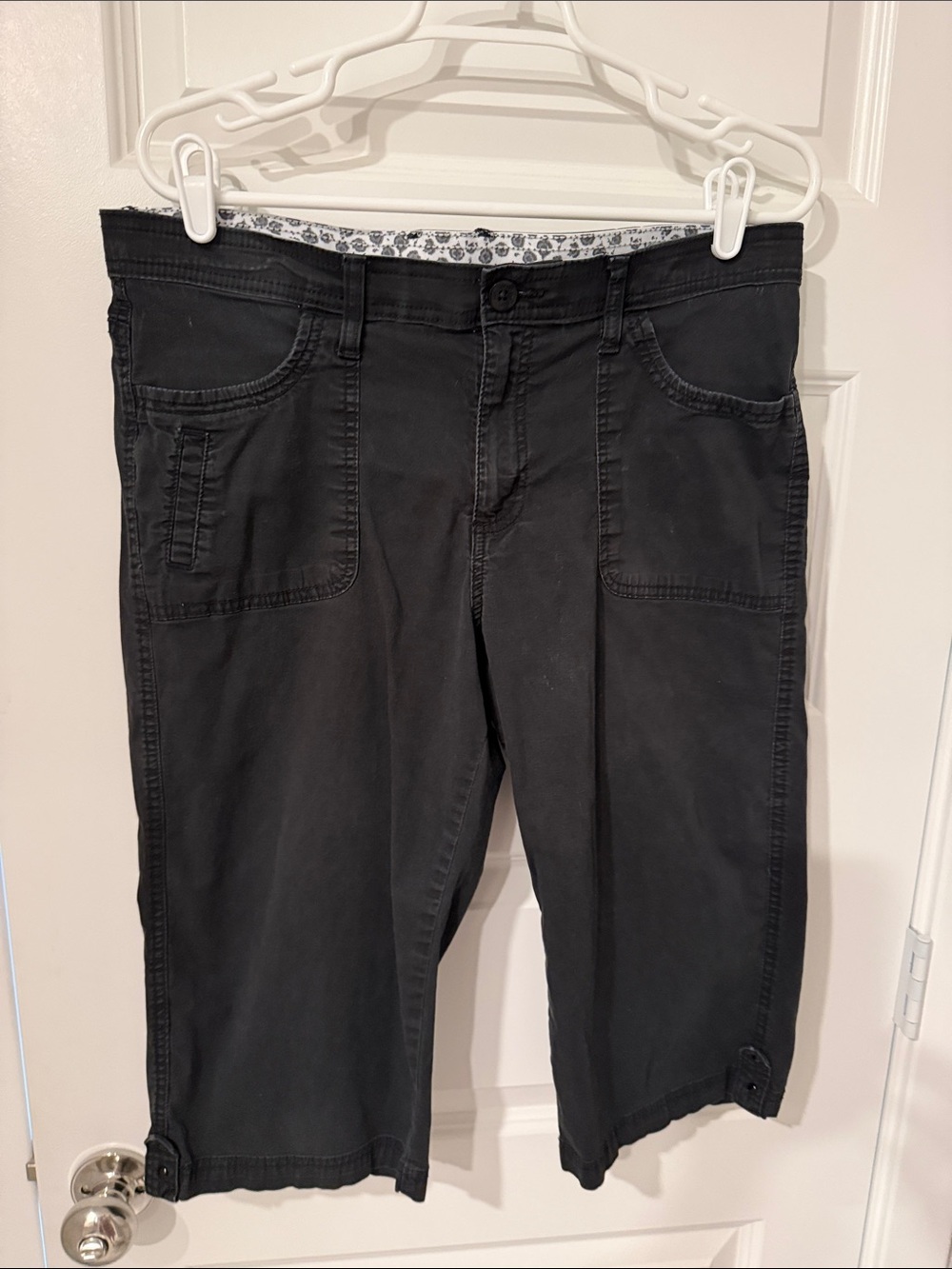 Lee Black Capri Bermuda shorts Printed Waistband Womens 14 Sinfully Soft pockets